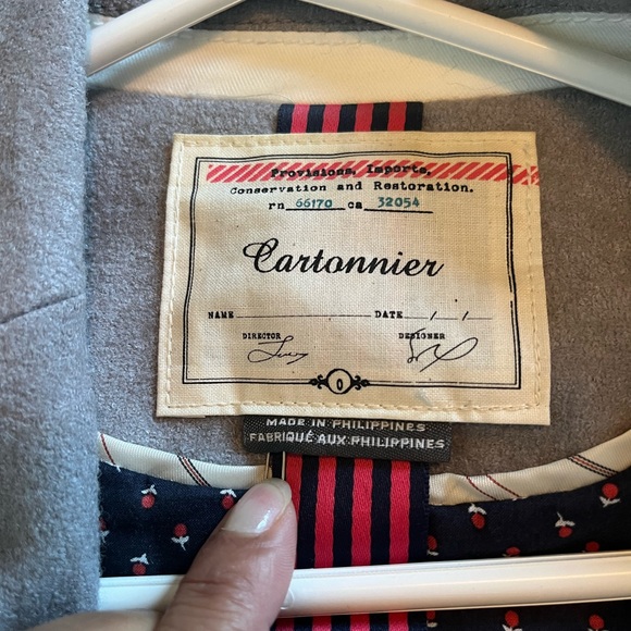 Super stylish grey wool blazer with beautiful detailing! Perfect for fall! - Picture 5 of 5